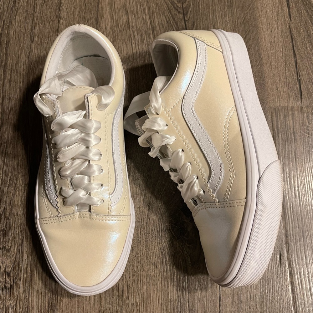 VANS Old Skool pearl vans sneakers ☮️ women’s size 7